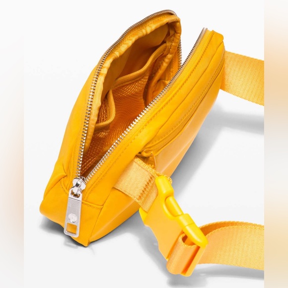 EUC Lululemon Everywhere Belt Bag | Honey Lemon (rare color) - Picture 3 of 8